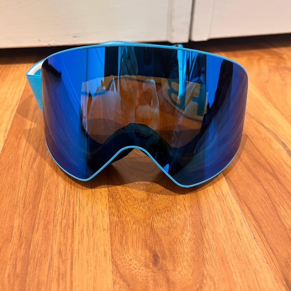 Men’s ski goggles